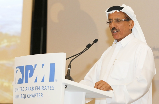 خلف أحمد الحبتور يلقي الكلمة الرئيسية أمام معهد إدارة المشاريع-فرع الإمارات