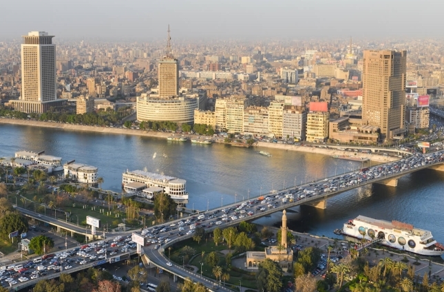 مستقبل مصر يقع على كاهل أبنائها