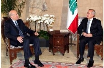 التناحر السياسي العلني يعيق نمو لبنان