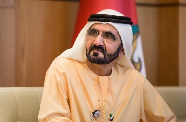 الشيخ محمد يضيء درب دبي